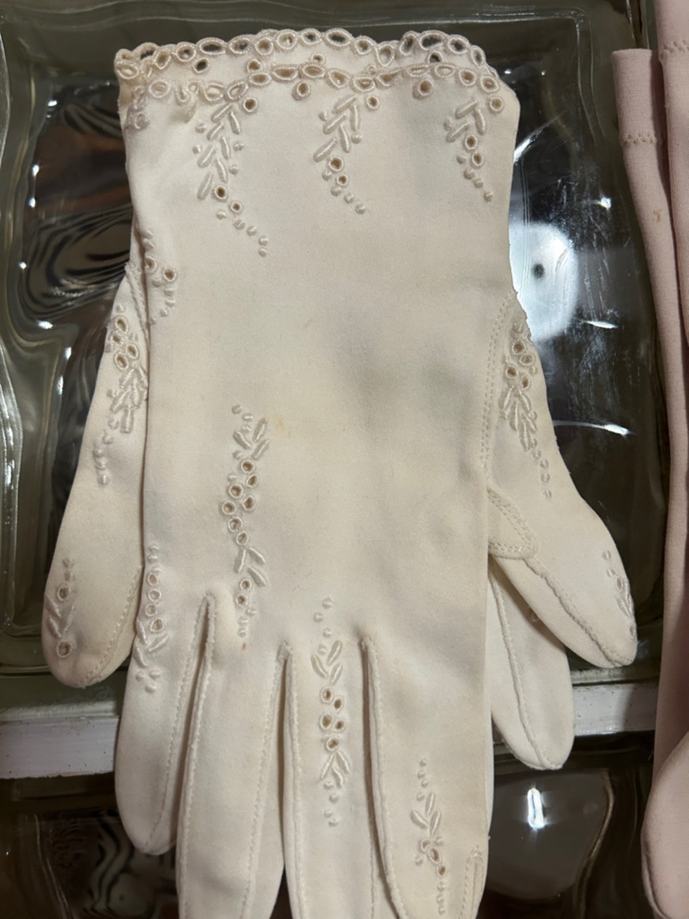 Assorted Women's Gloves - Neutral & Black Leather Pairings small some vintage - Picture 2 of 8